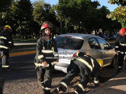 Requieren la presencia de Bomberos por una pérdida de combustible Requieren la presencia de Bomberos por una pérdida de combustible