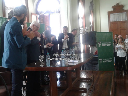 Acto Oficial: Emotivo reconocimiento a ex funcionarios depuestos por la Dictadura Acto Oficial: Emotivo reconocimiento a ex funcionarios depuestos por la Dictadura