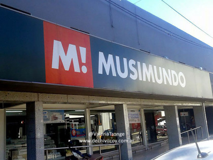 AMPLIAMOS. Musimundo: Ingresaron por el techo y robaron $81.000 y mercadería valuada en $600.000 AMPLIAMOS. Musimundo: Ingresaron por el techo y robaron $81.000 y mercadería valuada en $600.000