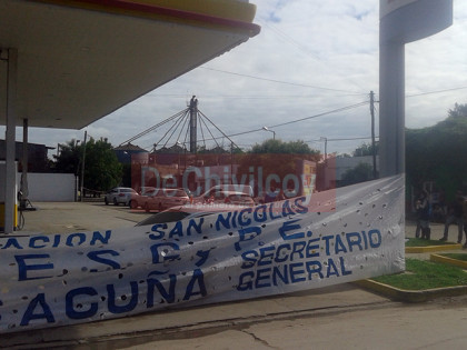 Asamblea permanente por despido de un empleado en la Estación Shell de Av. José León Suárez Asamblea permanente por despido de un empleado en la Estación Shell de Av. José León Suárez