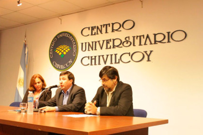 Daniel Arroyo dio una conferencia en el CUCH Daniel Arroyo dio una conferencia en el CUCH