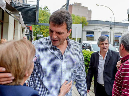 Massa se distancia de Macri y le pide que “tome medidas urgentes para proteger el empleo” Massa se distancia de Macri y le pide que “tome medidas urgentes para proteger el empleo”