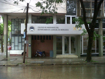 Concurso Literario organizado por el Colegio de Abogados de Mercedes Concurso Literario organizado por el Colegio de Abogados de Mercedes