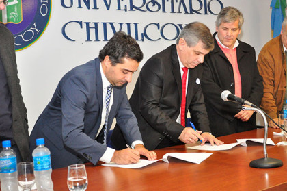 La Municipalidad firmó un Convenio Marco con la Universidad de Lomas de Zamora La Municipalidad firmó un Convenio Marco con la Universidad de Lomas de Zamora