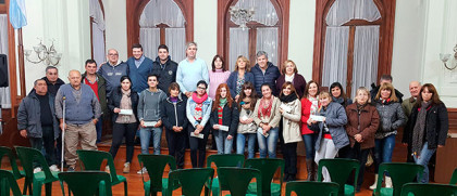 Se entregaron becas a estudiantes Se entregaron becas a estudiantes