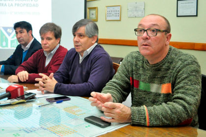 Aclaración del Intendente respecto del desfile por el Bicentenario Aclaración del Intendente respecto del desfile por el Bicentenario