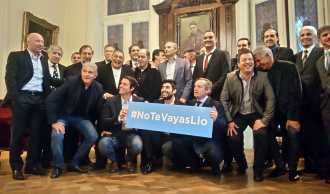 Campeones del 86 pidieron que Lionel Messi siga en la selección Campeones del 86 pidieron que Lionel Messi siga en la selección