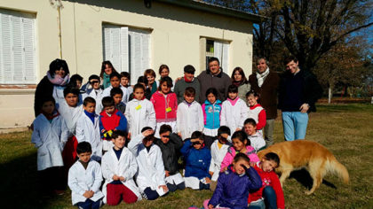 Concejales plantaron árboles en la Escuela Primaria N° 28 Concejales plantaron árboles en la Escuela Primaria N° 28