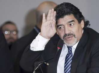 Maradona: “Grondona le enseñó a Blatter a robar” Maradona: “Grondona le enseñó a Blatter a robar”
