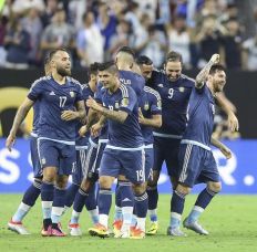Argentina goleó 4 a 0 a Estados Unidos y jugará su tercera final internacional consecutiva Argentina goleó 4 a 0 a Estados Unidos y jugará su tercera final internacional consecutiva