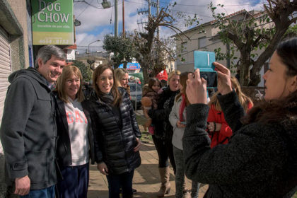 Vidal, Peña y otros funcionarios de Macri salieron a “timbrear” tras la protesta contra los tarifazos Vidal, Peña y otros funcionarios de Macri salieron a “timbrear” tras la protesta contra los tarifazos