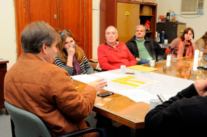 Funcionarios se reunieron con vecinos del Barrio San Francisco Funcionarios se reunieron con vecinos del Barrio San Francisco