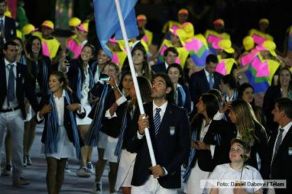 Juegos Olímpicos. Scola, el faro que guió a la delegación argentina en la ceremonia inaugural Juegos Olímpicos. Scola, el faro que guió a la delegación argentina en la ceremonia inaugural