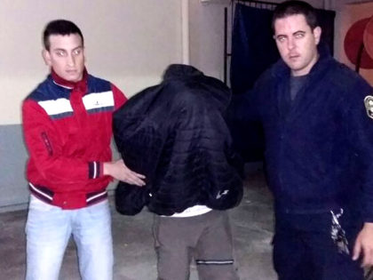 Detienen a un joven que fugaba tras robar una motocicleta Detienen a un joven que fugaba tras robar una motocicleta