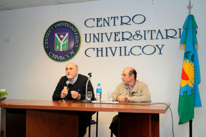 El Dr. Fagnani brindó una charla en el Centro Universitario El Dr. Fagnani brindó una charla en el Centro Universitario