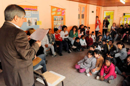 El Intendente participó de la Maratón de Lectura de la Escuela Primaria Nº 43 El Intendente participó de la Maratón de Lectura de la Escuela Primaria Nº 43