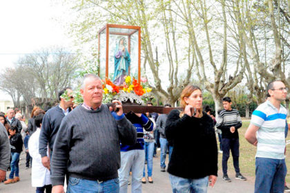 Procesión y misa por la Virgen de los Dolores en Ramón Biaus Procesión y misa por la Virgen de los Dolores en Ramón Biaus