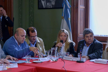 Senadores y Diputados debatieron en presupuesto la adhesión de provincia al blanqueo de capitales Senadores y Diputados debatieron en presupuesto la adhesión de provincia al blanqueo de capitales