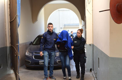 En múltiples allanamientos detienen a varias personas En múltiples allanamientos detienen a varias personas