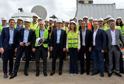 María Eugenia Vidal acompañó a Mauricio Macri en la puesta en marcha de las obras de soterramiento del Ferrocarril Sarmiento María Eugenia Vidal acompañó a Mauricio Macri en la puesta en marcha de las obras de soterramiento del Ferrocarril Sarmiento