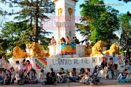 Plaza Colón: “Los Pehuenes”, el Otro Monumento Plaza Colón: “Los Pehuenes”, el Otro Monumento
