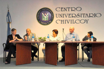 Carlos Lapenta presentó su libro “Entre calles y avenidas de la Perla del Oeste” Carlos Lapenta presentó su libro “Entre calles y avenidas de la Perla del Oeste”