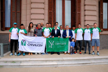 El intendente despidió al equipo de ciclismo Ciudad de Chivilcoy El intendente despidió al equipo de ciclismo Ciudad de Chivilcoy
