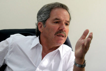 Felipe Solá: “Basta de usura con las tarjetas de crédito” Felipe Solá: “Basta de usura con las tarjetas de crédito”