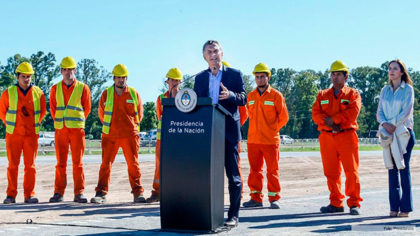 Macri inauguró un tramo de autopista en la Ruta 5, abandonado hace más de diez años Macri inauguró un tramo de autopista en la Ruta 5, abandonado hace más de diez años
