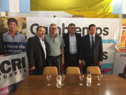 El Ministro de Trabajo de la Provincia de Buenos Aires visitó el local de Cambiemos El Ministro de Trabajo de la Provincia de Buenos Aires visitó el local de Cambiemos