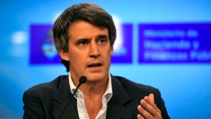 Se va Prat Gay, dividen el Ministerio: Caputo en Finanzas y Dujovne en Hacienda Se va Prat Gay, dividen el Ministerio: Caputo en Finanzas y Dujovne en Hacienda
