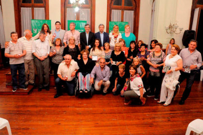 Reconocimiento a empleados por 25 años de servicio y a jubilados municipales Reconocimiento a empleados por 25 años de servicio y a jubilados municipales