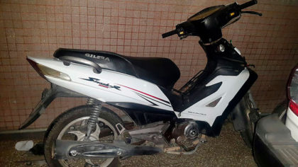 Detienen a un menor intentando robar una motocicleta en la vía pública Detienen a un menor intentando robar una motocicleta en la vía pública