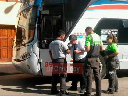 Señalización de lomo de burro y test de alcoholemia a choferes de larga distancia Señalización de lomo de burro y test de alcoholemia a choferes de larga distancia