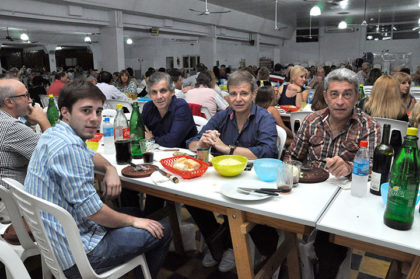 Britos participó de una cena en La Rica Britos participó de una cena en La Rica