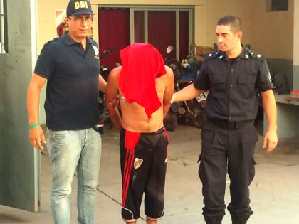 Un detenido, tras un allanamiento, por robo de dinero, un celular y otras pertenencias Un detenido, tras un allanamiento, por robo de dinero, un celular y otras pertenencias