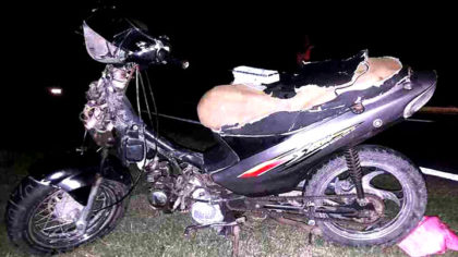 Tres jóvenes chivilcoyanos chocaron en moto esta madrugada cerca de Suipacha Tres jóvenes chivilcoyanos chocaron en moto esta madrugada cerca de Suipacha