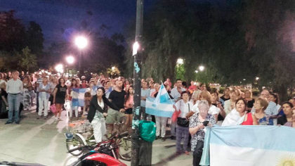 Ayer en Plaza Principal marcha en “apoyo a la Democracia” Ayer en Plaza Principal marcha en “apoyo a la Democracia”