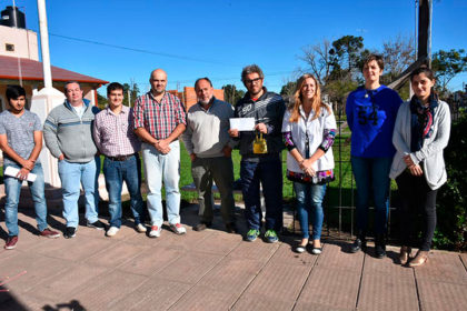 La Dirección de Deportes entregó $ 30.300 al Hospital de Moquehuá La Dirección de Deportes entregó $ 30.300 al Hospital de Moquehuá