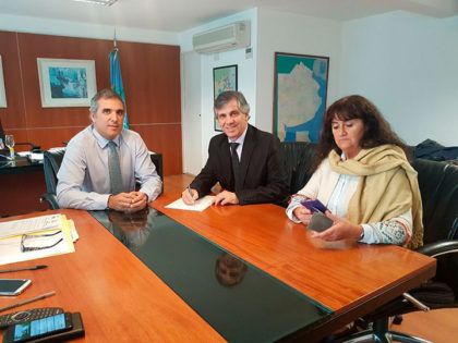 Britos firmó la escritura del ex predio de Terraza Britos firmó la escritura del ex predio de Terraza