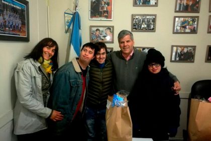 Fabio Britos: Entrega de subsidio a una ONG que forma jóvenes con discapacidad Fabio Britos: Entrega de subsidio a una ONG que forma jóvenes con discapacidad
