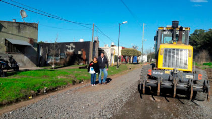 Comenzaron a realizarse las mejoras en caminos a escuelas suburbanas Comenzaron a realizarse las mejoras en caminos a escuelas suburbanas