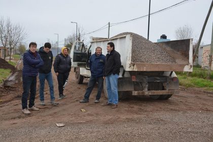 Trabajos de estabilizado y piedra caliza en Barrios San Donato y Cielos del Sur Trabajos de estabilizado y piedra caliza en Barrios San Donato y Cielos del Sur
