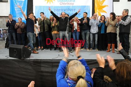 Kicillof en Chivilcoy: “Macri hoy festeja en la Rural como si todos fuéramos dueños del toro campeón y no lo somos” Kicillof en Chivilcoy: “Macri hoy festeja en la Rural como si todos fuéramos dueños del toro campeón y no lo somos”