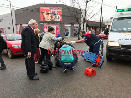 Colisión entre un automóvil y una motocicleta en Calixto Calderón y Francia item-thumbnail