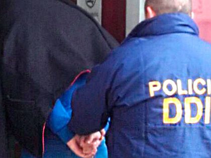 Detienen a una persona por robo en grado de tentativa Detienen a una persona por robo en grado de tentativa