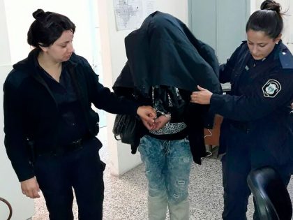 Una mujer fue detenida por robar en el acto del Dr. Britos en Estadio Centro Una mujer fue detenida por robar en el acto del Dr. Britos en Estadio Centro