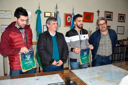 El intendente reconoció a los deportistas Luciano y Franco Massimino El intendente reconoció a los deportistas Luciano y Franco Massimino