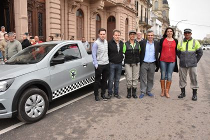 Fueron presentados los nuevos móviles pasa la Dirección de Tránsito y Obras Públicas Fueron presentados los nuevos móviles pasa la Dirección de Tránsito y Obras Públicas