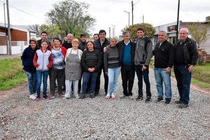 La lluvia dejó de ser un impedimento para los vecinos del barrio “Del Club Independiente” La lluvia dejó de ser un impedimento para los vecinos del barrio “Del Club Independiente”